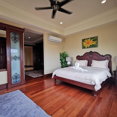 Casa Del Rio Residences Malacca Bagian luar foto